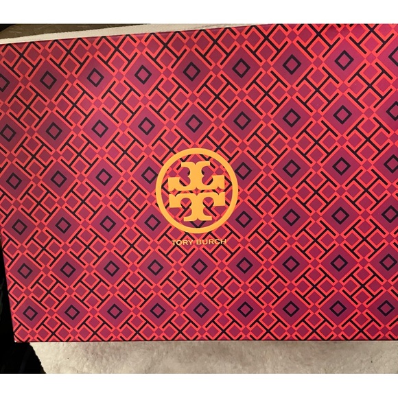 Tory Burch empty box🌺🥰plus a shopping bag💝🌺 - Picture 4 of 14